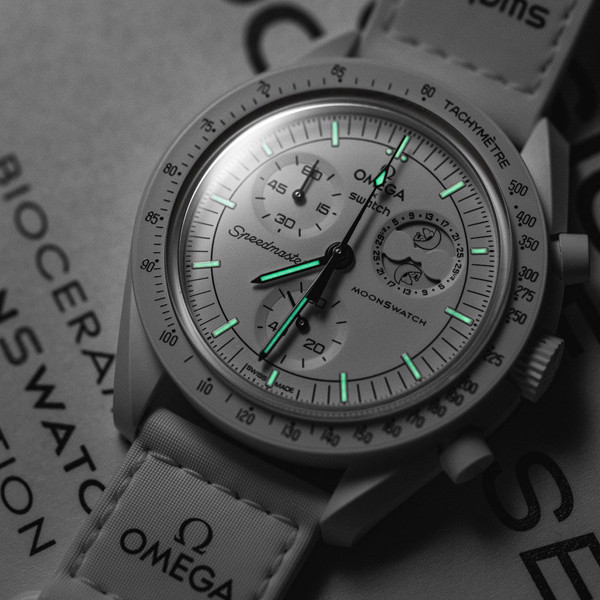 ساعت امگا سواچ مدل Omega x Swatch Mission To Moonphase Snoopy